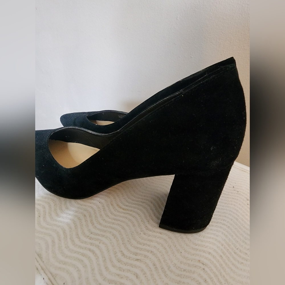 MARC FISHER Women's Black Pumps - Picture 3 of 4